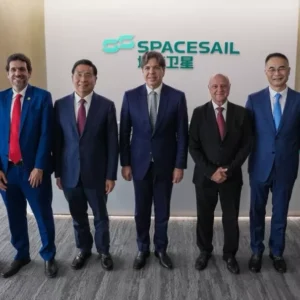 🚀 Brasil e China fecham acordo histórico: SpaceSail trará internet via satélite em 2026