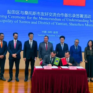 🇧🇷🇨🇳 Santos e distrito da China firmam acordo de cooperação durante missão internacional